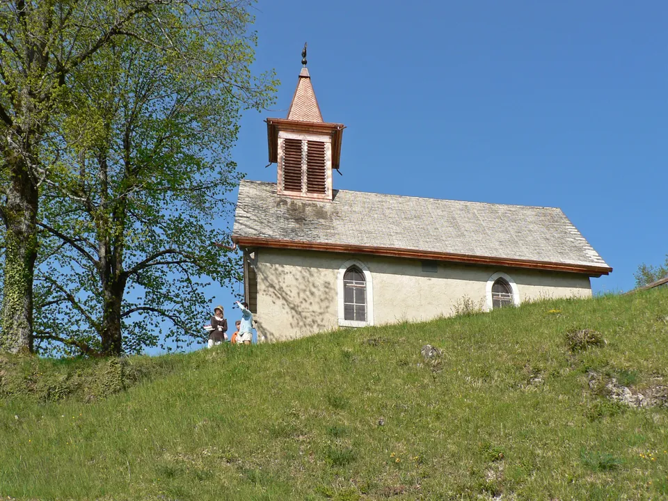 Chapelle de Mathonex : la chapelle, autre vue